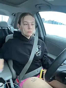 Snapshot of AllesandraLove chatting on 4, 2, 2026 AllesandraLove online show from 4, 2, 2026