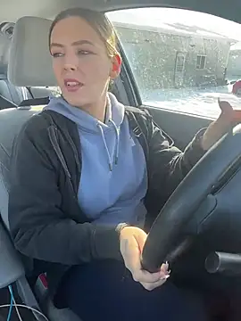 Snapshot of AllesandraLove chatting on 9, 2, 2026 AllesandraLove online show from 9, 2, 2026