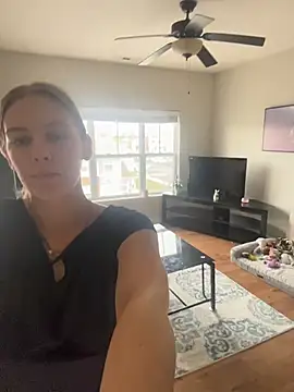 Snapshot of AllesandraLove chatting on 14, 3, 2026 AllesandraLove online show from 14, 3, 2026