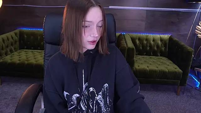 Snapshot of FoxyMayy chatting on 15, 9, 2025 FoxyMayy online show from 15, 9, 2025