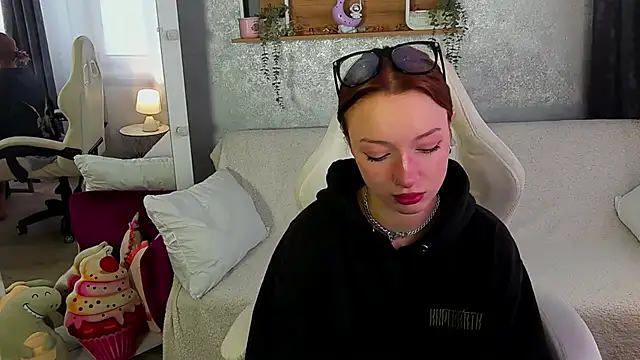 Snapshot of FoxyMayy chatting on 1, 10, 2025 FoxyMayy online show from 1, 10, 2025