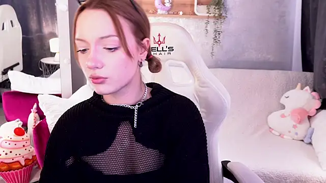 Snapshot of FoxyMayy chatting on 3, 10, 2025 FoxyMayy online show from 3, 10, 2025