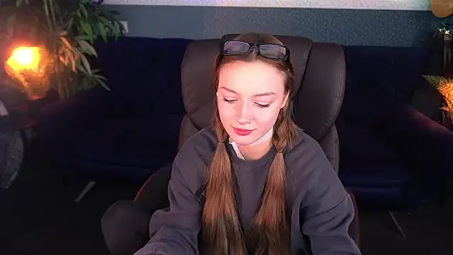 Snapshot of FoxyMayy chatting on 16, 10, 2025 FoxyMayy online show from 16, 10, 2025