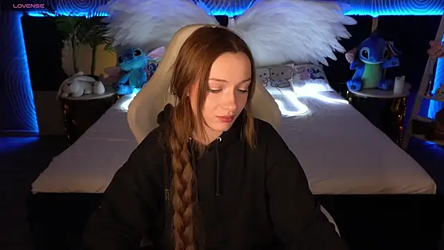 Snapshot of FoxyMayy chatting on 27, 10, 2025 FoxyMayy online show from 27, 10, 2025