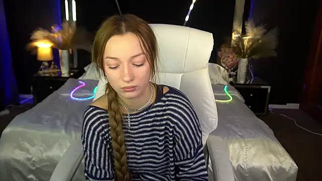 Snapshot of FoxyMayy chatting on 20, 11, 2025 FoxyMayy online show from 20, 11, 2025