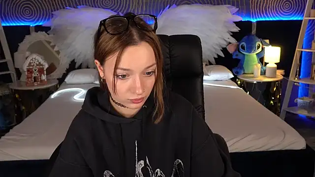 Snapshot of FoxyMayy chatting on 3, 12, 2025 FoxyMayy online show from 3, 12, 2025