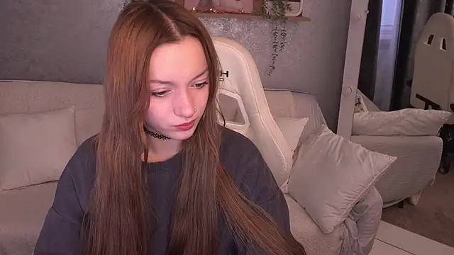 Snapshot of FoxyMayy chatting on 5, 12, 2025 FoxyMayy online show from 5, 12, 2025