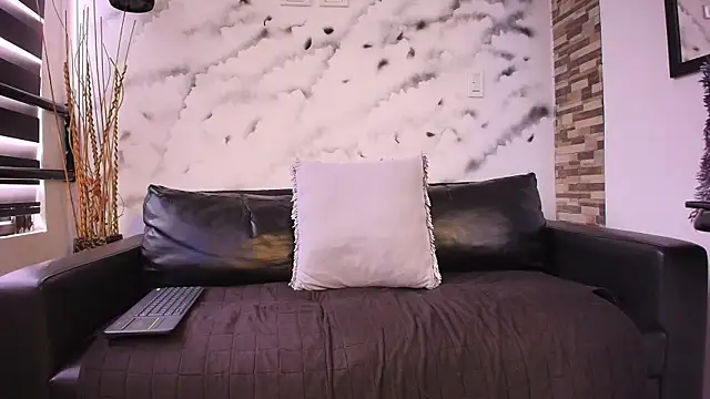 Snapshot of Axel_Moon_S chatting on 3, 11, 2025 Axel Moon S online show from 3, 11, 2025