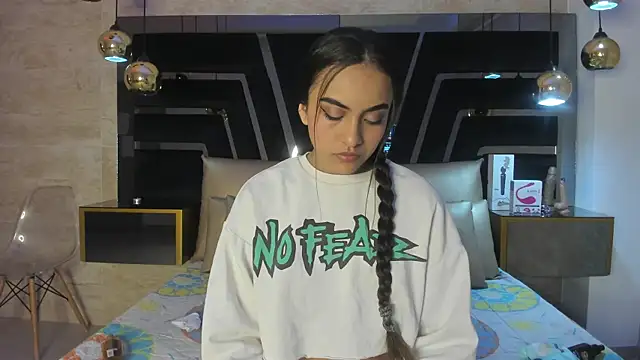 Snapshot of Leslie_Bussh_ chatting on 29, 10, 2025 Leslie Bussh online show from 29, 10, 2025