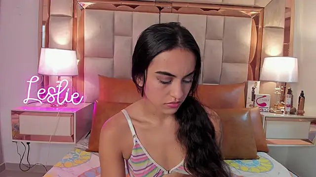 Snapshot of Leslie_Bussh_ chatting on 14, 11, 2025 Leslie Bussh online show from 14, 11, 2025