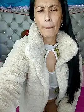 Snapshot of ZARAY_1118 chatting on 14, 10, 2025 ZARAY 1118 online show from 14, 10, 2025