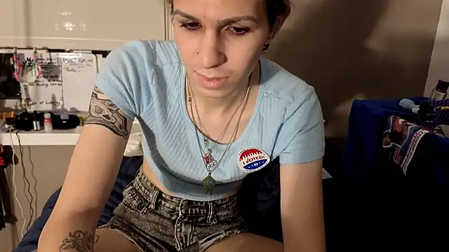 Snapshot of cuddlyavenue chatting on 5, 11, 2025 cuddlyavenue online show from 5, 11, 2025