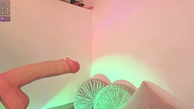 ashlynnlowe  online show from 8, 11, 2025