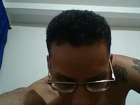 Snapshot of bluc96cm chatting on 11, 9, 2025 bluc96cm online show from 11, 9, 2025