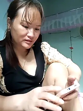 Snapshot of Tamara-a chatting on 28, 10, 2025 Tamara-a online show from 28, 10, 2025