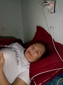 Snapshot of Tamara-a chatting on 4, 12, 2025 Tamara-a online show from 4, 12, 2025