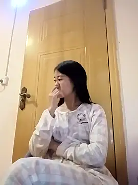 Snapshot of luy-xinh02 chatting on 5, 10, 2025 luy-xinh02 online show from 5, 10, 2025