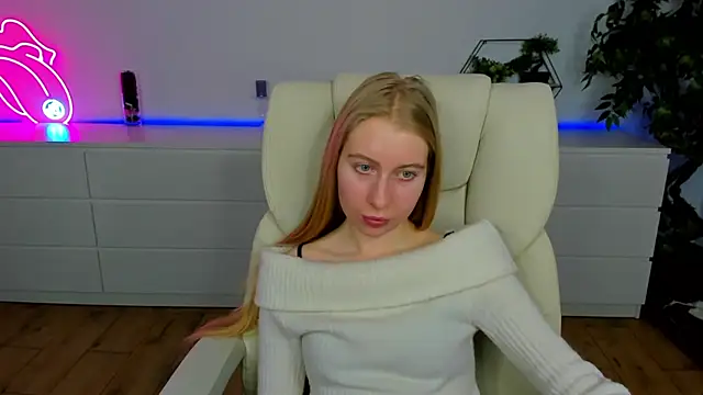 Alina Blonde online show from 15, 2, 2026