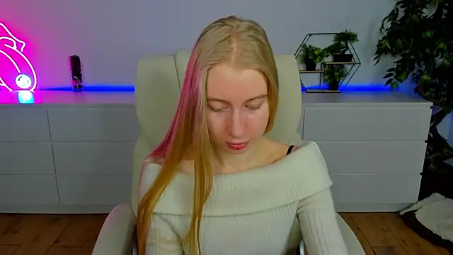 Alina Blonde online show from 19, 2, 2026