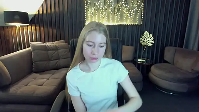 Alina Blonde online show from 10, 5, 2026