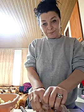 Snapshot of Soffy_Skye chatting on 21, 11, 2025 Soffy Skye online show from 21, 11, 2025