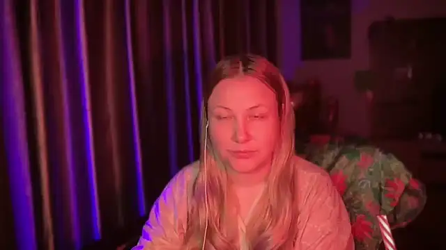 BikiHellena online show from 30, 4, 2026