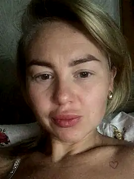 Snapshot of MartaLuna_ chatting on 27, 9, 2025 MartaLuna online show from 27, 9, 2025