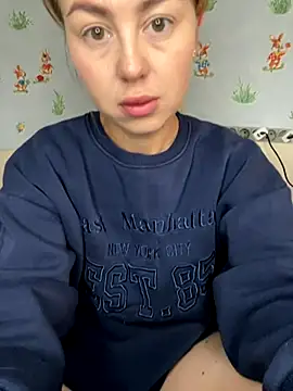 Snapshot of MartaLuna_ chatting on 6, 10, 2025 MartaLuna online show from 6, 10, 2025