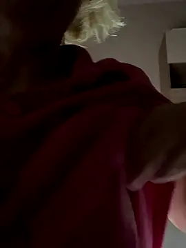 Snapshot of MartaLuna_ chatting on 7, 10, 2025 MartaLuna online show from 7, 10, 2025