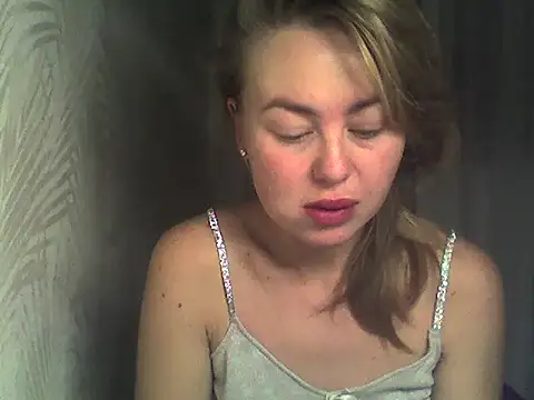 Snapshot of MartaLuna_ chatting on 17, 10, 2025 MartaLuna online show from 17, 10, 2025