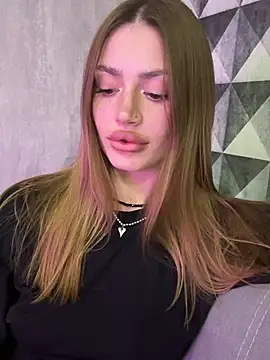 Snapshot of Elizabeth_Tay chatting on 20, 3, 2026 Elizabeth Tay online show from 20, 3, 2026
