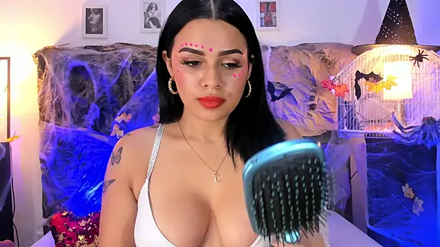 Snapshot of Linda_Fosterr chatting on 17, 10, 2025 Linda Fosterr online show from 17, 10, 2025