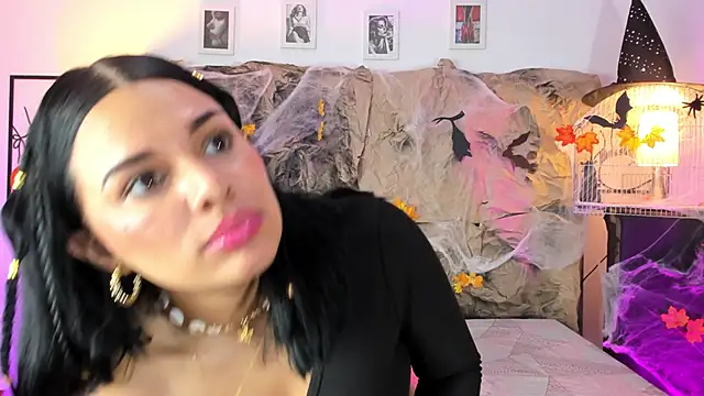 Snapshot of Linda_Fosterr chatting on 25, 10, 2025 Linda Fosterr online show from 25, 10, 2025