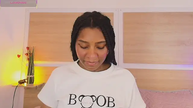 Snapshot of ValeryCortezm chatting on 29, 10, 2025 ValeryCortezm online show from 29, 10, 2025