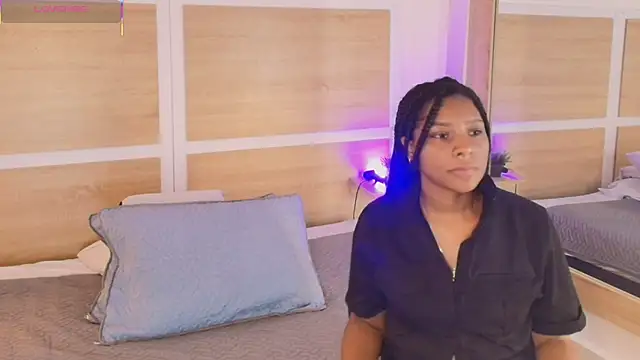 Snapshot of ValeryCortezm chatting on 30, 10, 2025 ValeryCortezm online show from 30, 10, 2025