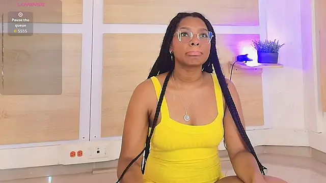 Snapshot of ValeryCortezm chatting on 3, 11, 2025 ValeryCortezm online show from 3, 11, 2025