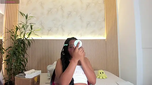 Snapshot of ValeryCortezm chatting on 4, 11, 2025 ValeryCortezm online show from 4, 11, 2025