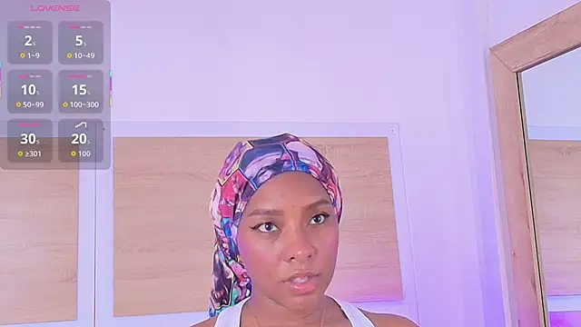 Snapshot of ValeryCortezm chatting on 19, 11, 2025 ValeryCortezm online show from 19, 11, 2025