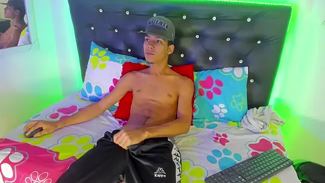 Snapshot of xxKamadevaxx chatting on 26, 9, 2025 xxKamadevaxx online show from 26, 9, 2025