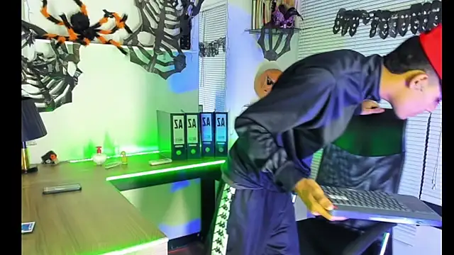 Snapshot of xxKamadevaxx chatting on 12, 10, 2025 xxKamadevaxx online show from 12, 10, 2025