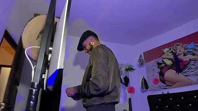 Snapshot of xxKamadevaxx chatting on 18, 10, 2025 xxKamadevaxx online show from 18, 10, 2025