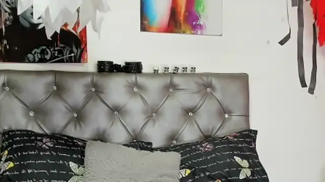 Snapshot of xxKamadevaxx chatting on 19, 10, 2025 xxKamadevaxx online show from 19, 10, 2025