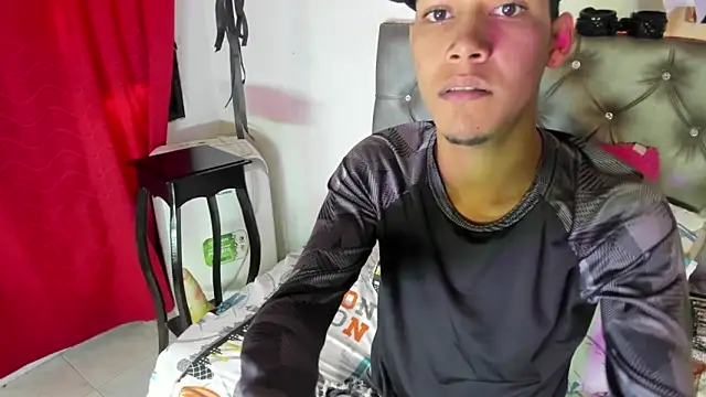 Snapshot of xxKamadevaxx chatting on 24, 10, 2025 xxKamadevaxx online show from 24, 10, 2025