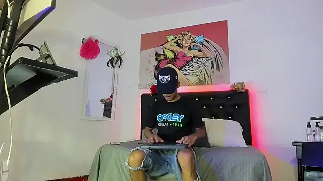 Snapshot of xxKamadevaxx chatting on 3, 11, 2025 xxKamadevaxx online show from 3, 11, 2025