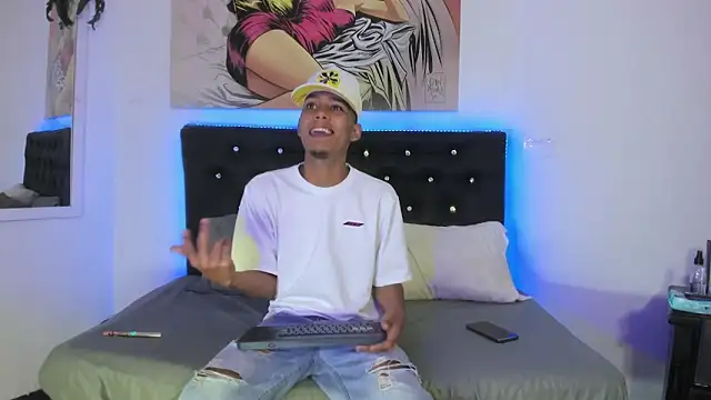 Snapshot of xxKamadevaxx chatting on 6, 11, 2025 xxKamadevaxx online show from 6, 11, 2025