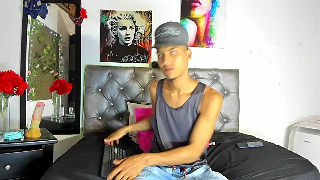 Snapshot of xxKamadevaxx chatting on 8, 11, 2025 xxKamadevaxx online show from 8, 11, 2025