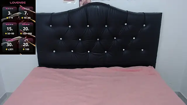 April Becker online show from 28, 3, 2026