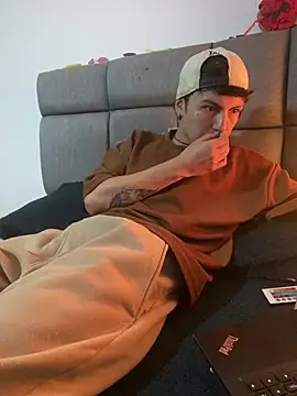 NaytonFreeman online show from 6, 2, 2026