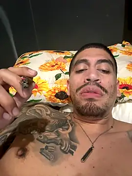 Snapshot of busnfatnutsLildee chatting on 14, 12, 2025 busnfatnutsLildee online show from 14, 12, 2025