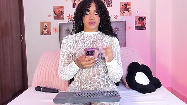 Snapshot of AfricaBell chatting on 13, 5, 2026 AfricaBell online show from 13, 5, 2026